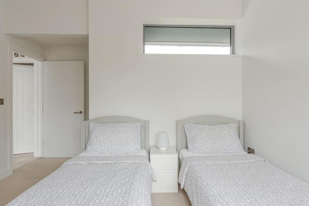 Modern City Centre House With Free Parking Canterbury Exterior foto