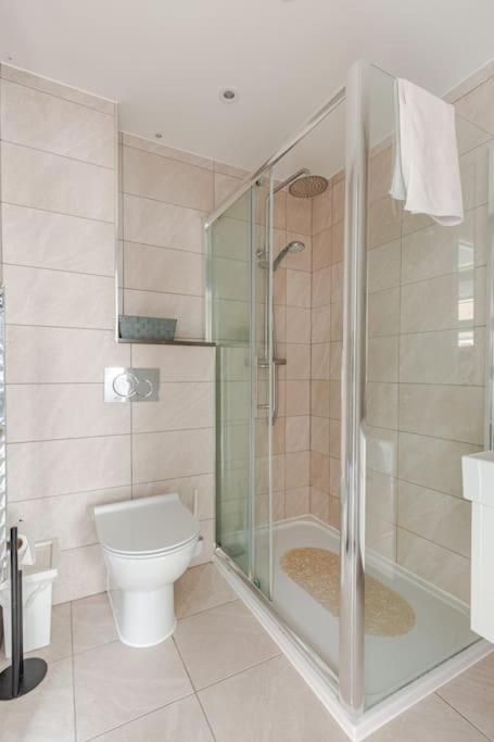 Modern City Centre House With Free Parking Canterbury Exterior foto