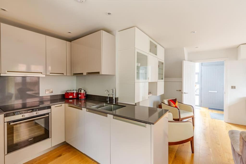 Modern City Centre House With Free Parking Canterbury Exterior foto